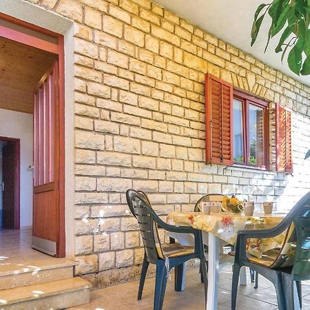 Awesome Apartment In Pula With Wifi Bagian luar foto
